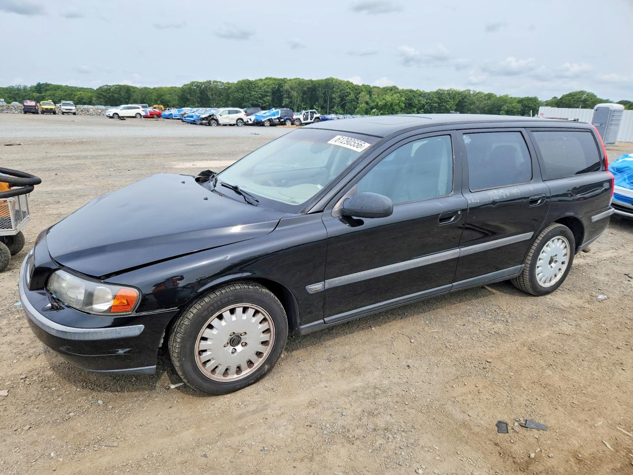 2001 Volvo V70 2.4L Turbo, VIN YV1SW58DX12043885 — Перед