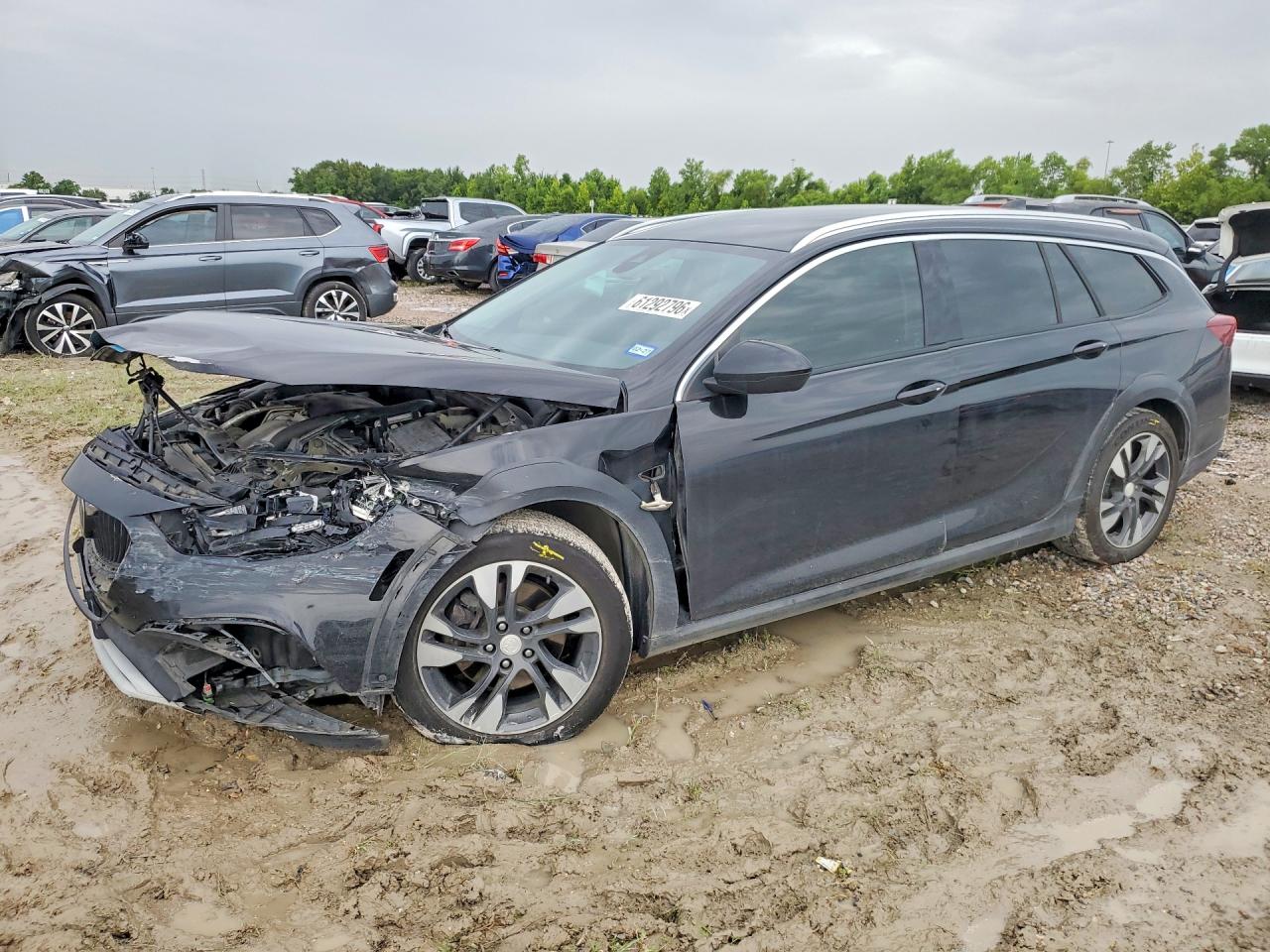 2018 Buick Regal Essence, VIN W04GV8SXXJ1164435 — Front end