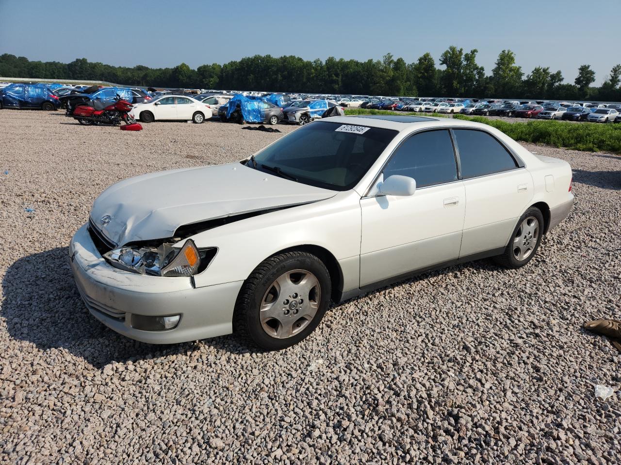2001 Lexus ES 300, VIN JT8BF28GX15104034 — Перед