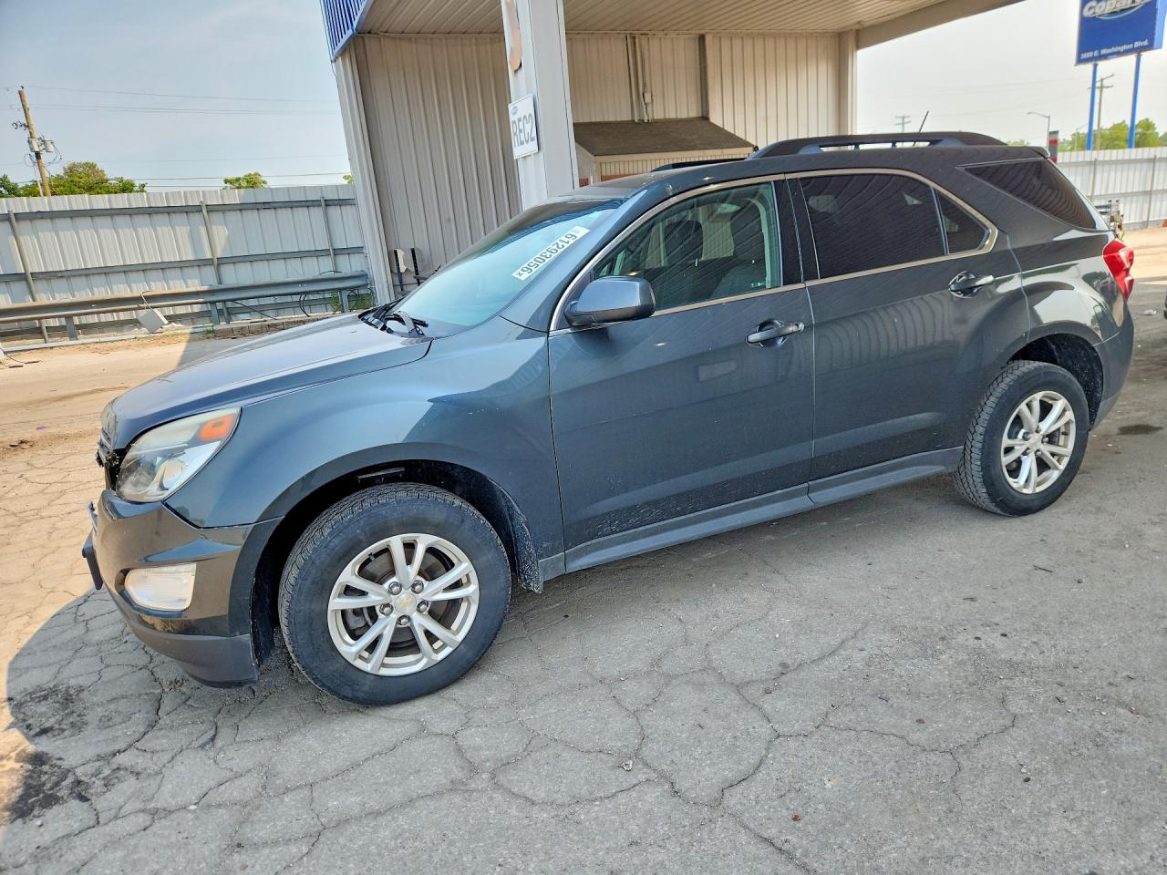 2017 Chevrolet Equinox LT, VIN 2GNALCEK1H1569485 — Front end