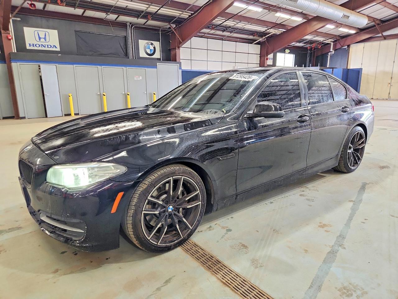 2014 BMW 5 Series 535d, VIN WBAXA5C54ED689389 — Minor dents and scratches
