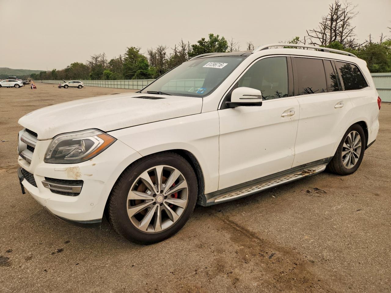 2015 Mercedes-Benz GL 450, VIN 4JGDF6EE2FA462078 — Minor dents and scratches
