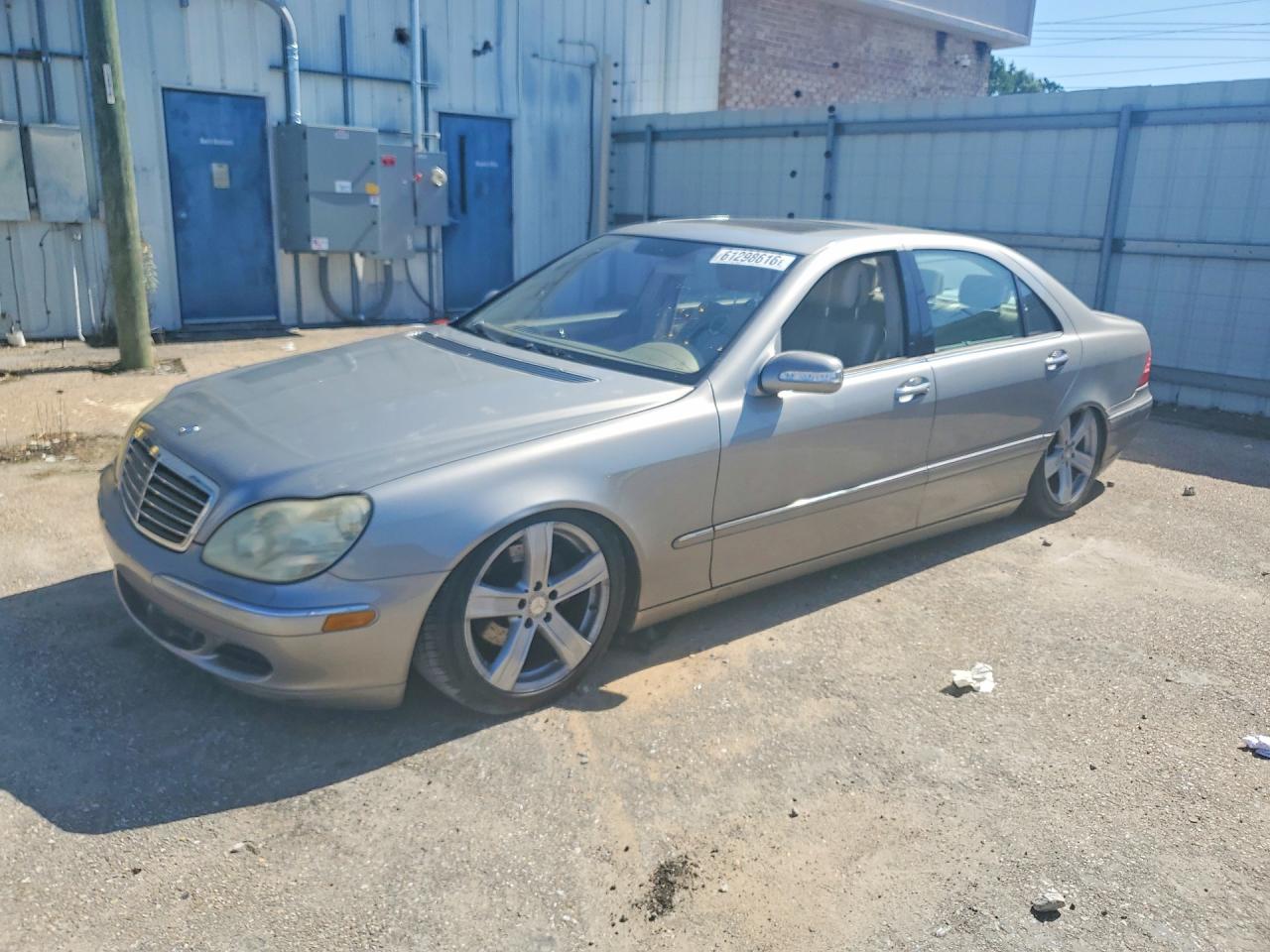 2005 Mercedes-Benz S 500, VIN WDBNG75J15A452289 — Mechanical