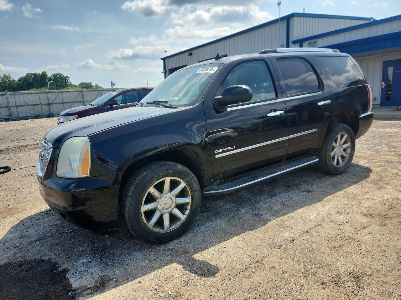 2012 GMC Yukon Denali, VIN 1GKS2EEF6CR209955 — Side