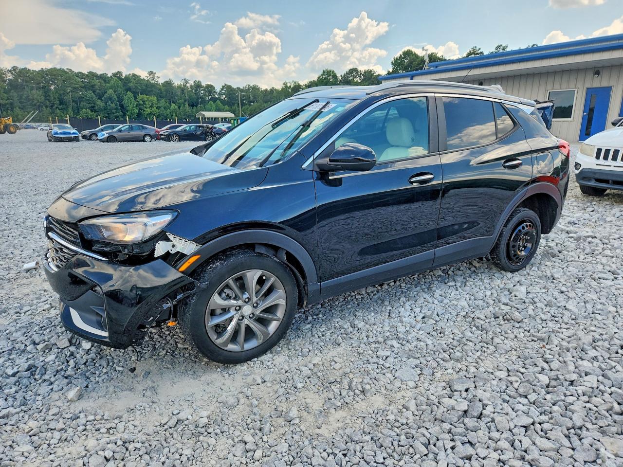 2021 Buick Encore GX Select, VIN KL4MMDS21MB154510 — Перед
