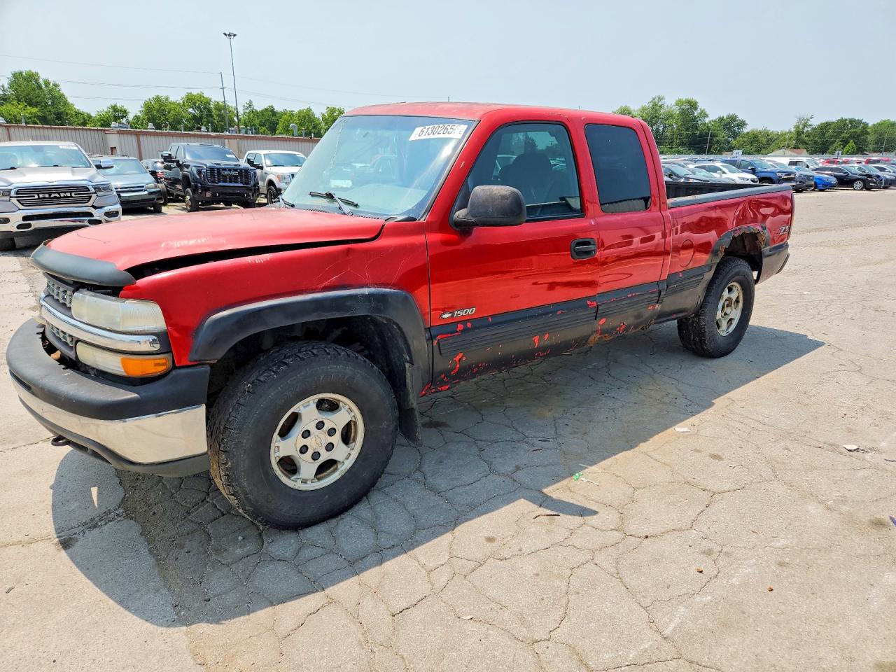 2001 Chevrolet Silverado 1500 LS, VIN 1GCEK19T81E128204 — Side