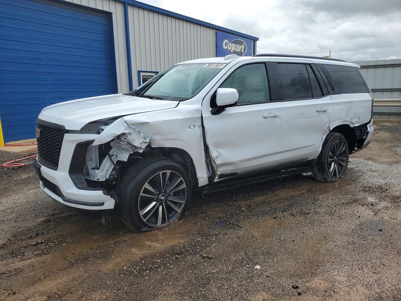 2026 Cadillac Escalade 4WD Sport, VIN 1GYS9EKL8TR316744 — Бок