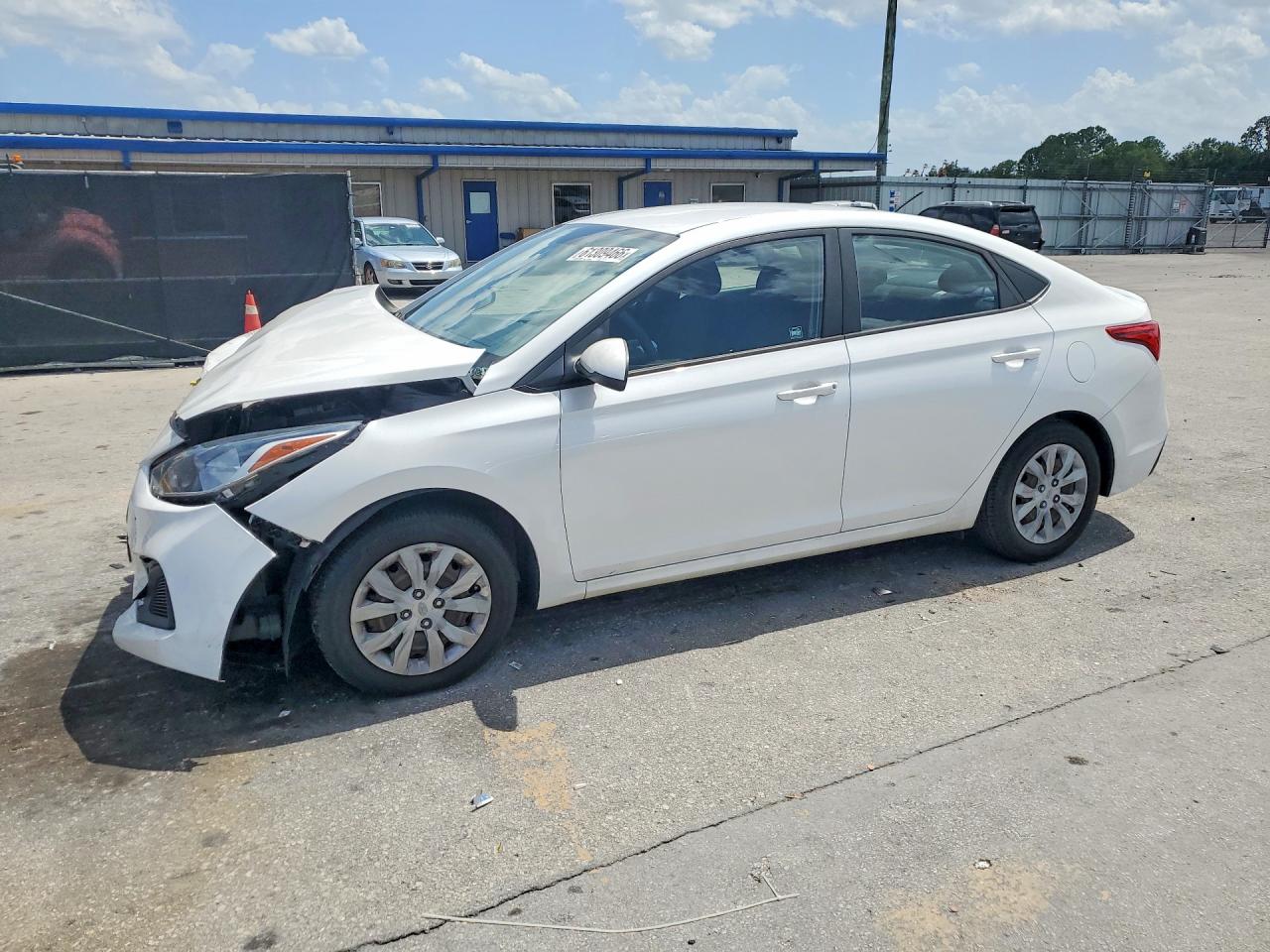 2019 Hyundai Accent SEL, VIN 3KPC24A38KE061985 — Перед