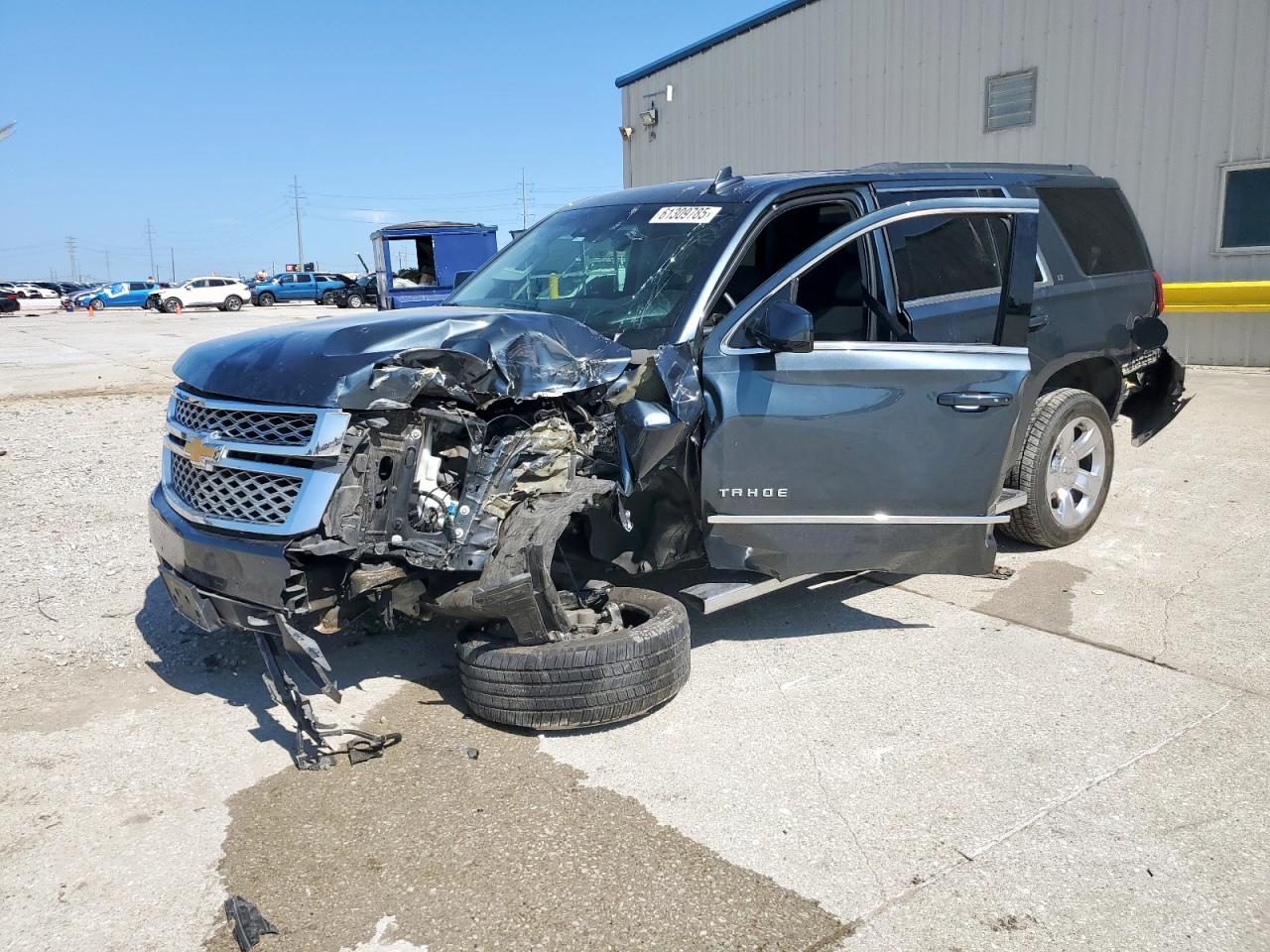 2019 Chevrolet Tahoe LT, VIN 1GNSCBKC0KR273948 — Front end