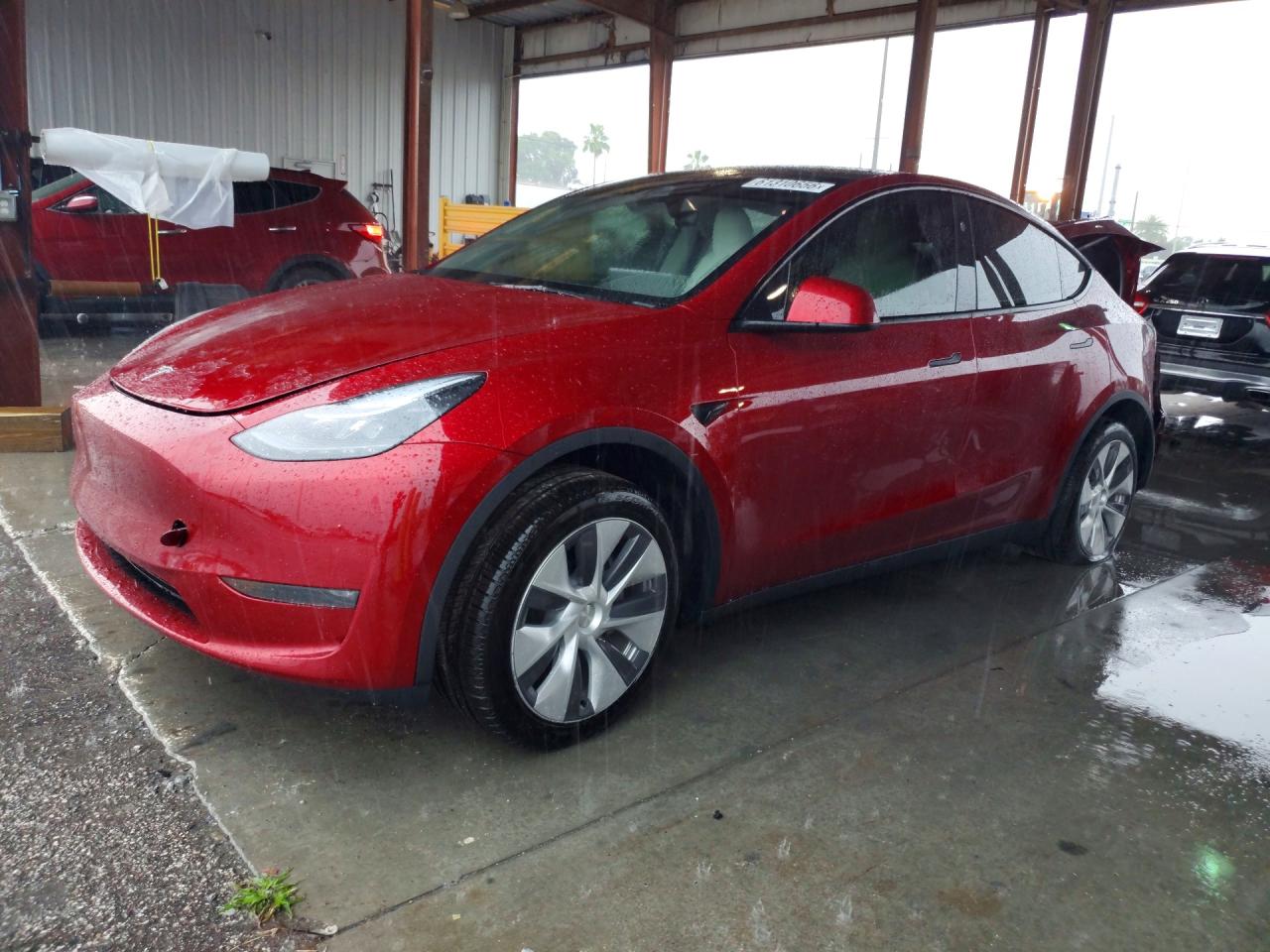 2024 Tesla Model Y Long Range, VIN 7SAYGDEE1RA257029 — Rear end