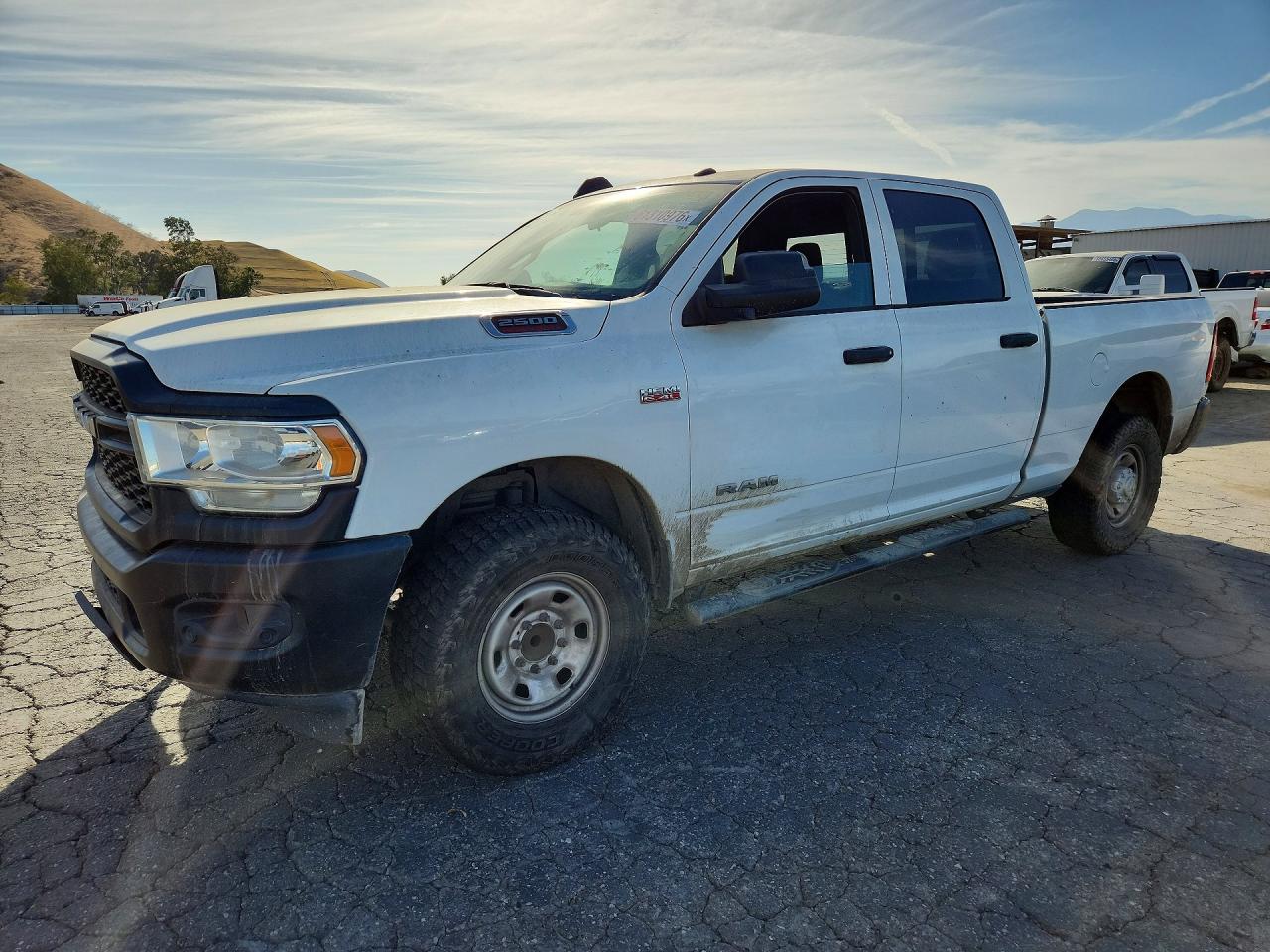 2021 Ram 2500 Tradesman, VIN 3C6UR4CJ9MG515171 — Мелкие вмятины и царапины
