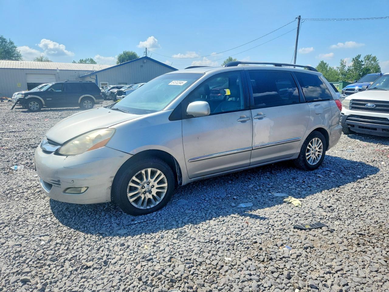 2007 Toyota Sienna XLE, VIN 5TDZK22C17S091985 — Minor dents and scratches