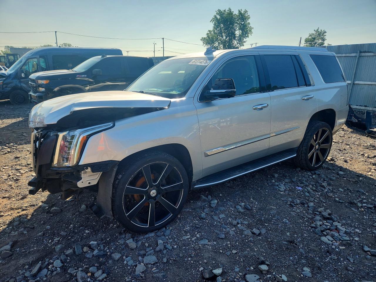 2016 Cadillac Escalade Luxury Collection, VIN 1GYS4BKJ4GR365506 — Перед