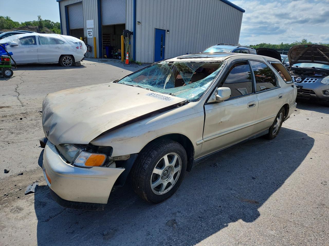 1995 Honda Accord EX, VIN 1HGCE1892SA004217 — Rollover