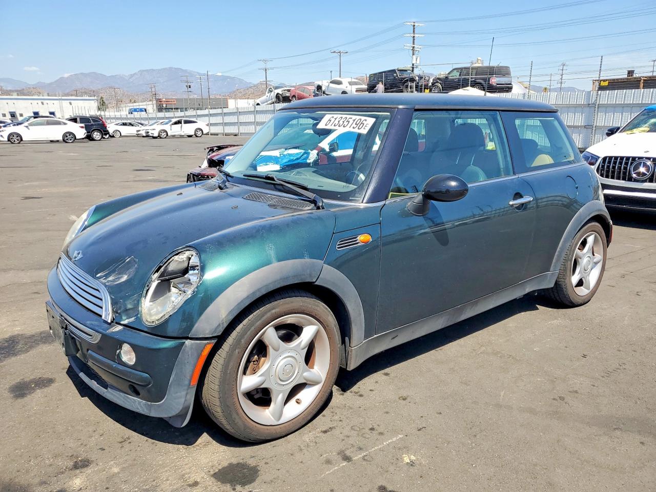 2004 MINI Hardtop, VIN WMWRC33484TC53733 — Перед