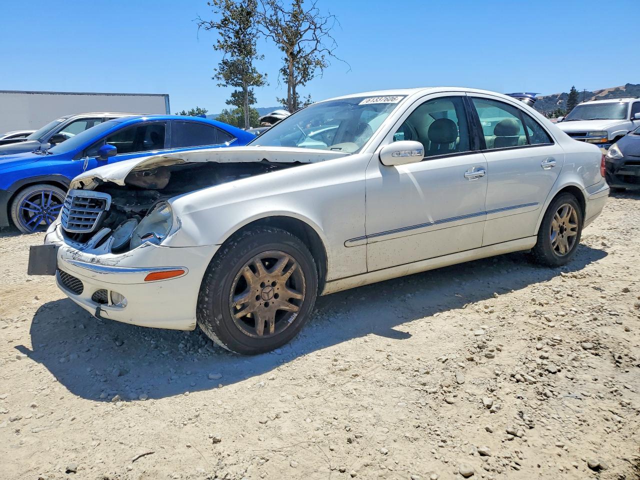 2004 Mercedes-Benz E 320, VIN WDBUF65J14A509047 — Front end