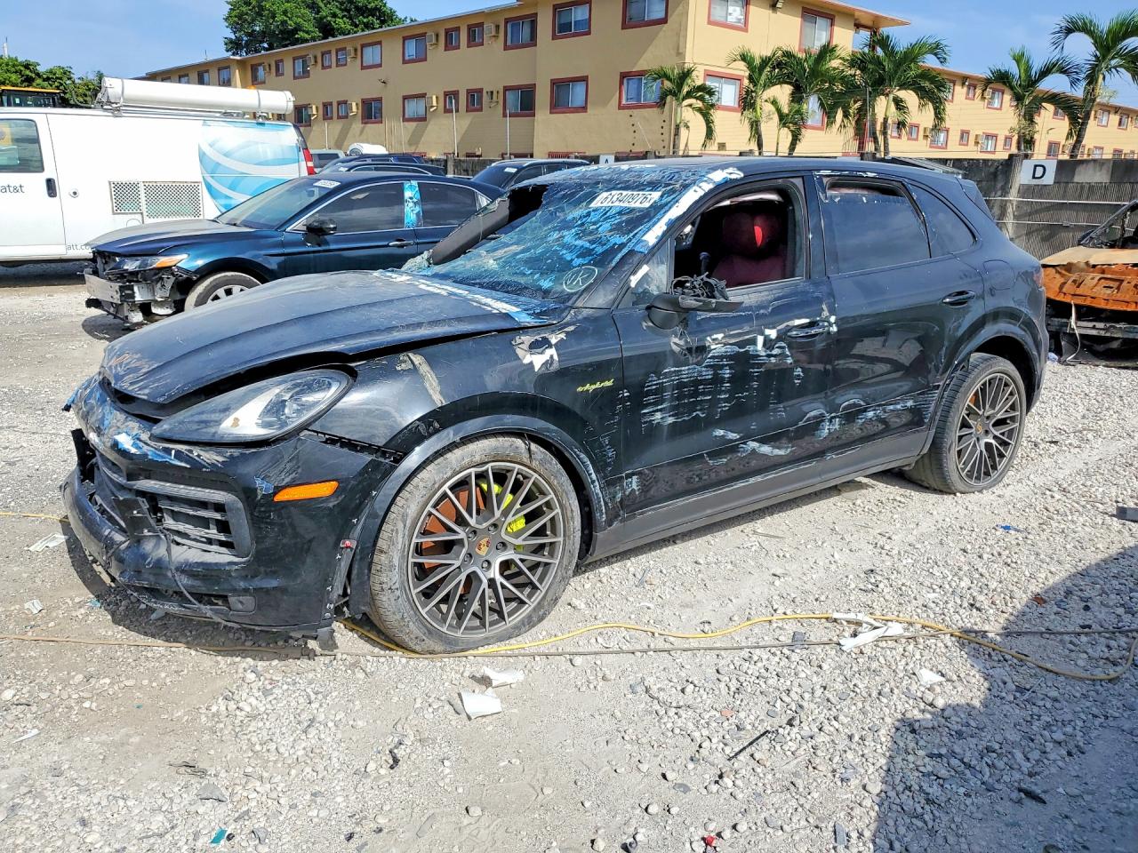 2023 Porsche Cayenne E-Hybrid, VIN WP1AE2AY1PDA12004 — Front end