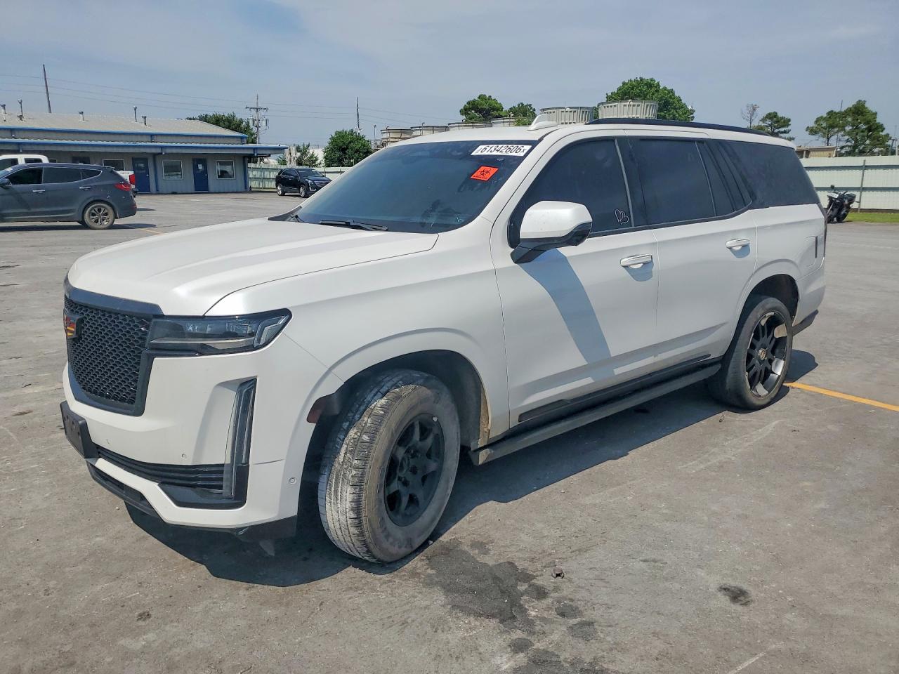 2021 Cadillac Escalade Premium Luxury, VIN 1GYS4CKL9MR184596 — Undercarriage