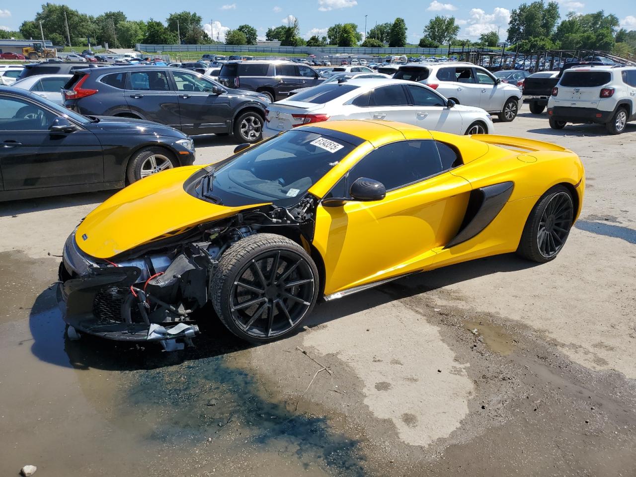 2016 McLaren 650S, VIN SBM11FAA8GW006073 — Front end