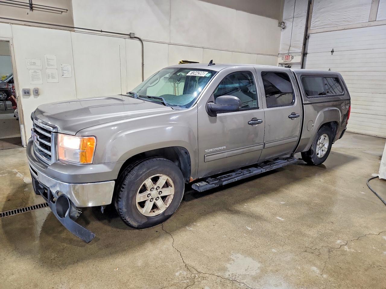2013 GMC Sierra 1500 SLE, VIN 3GTP2VE76DG175933 — Мелкие вмятины и царапины
