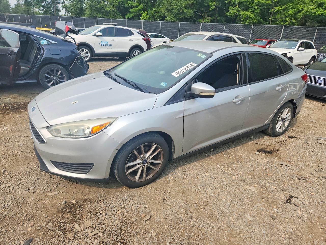2015 Ford Focus SE, VIN 1FADP3F26FL202121 — Rear end