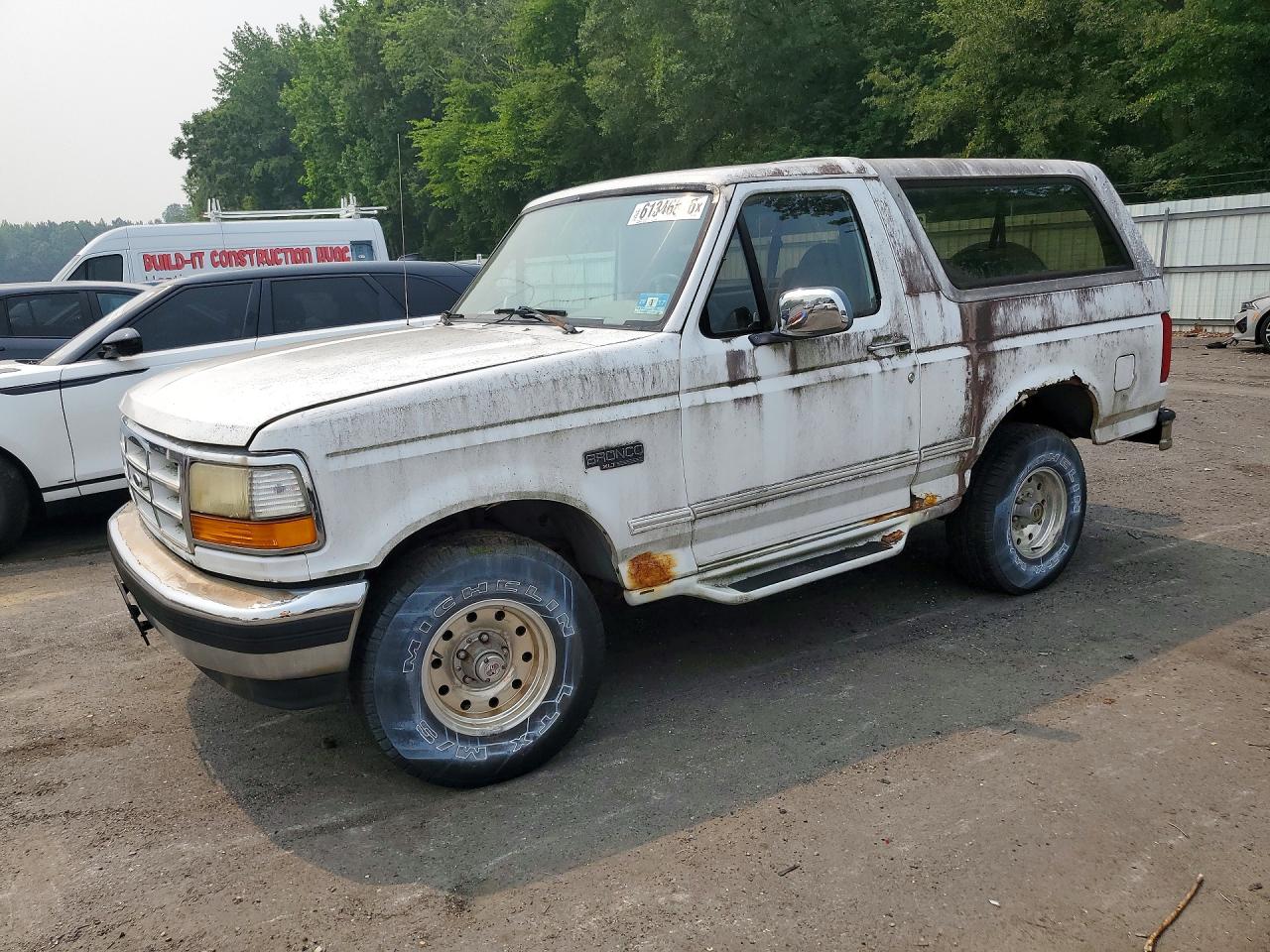 1995 Ford Bronco Eddie Bauer, VIN 1FMEU15NXSLB15819 — Rear end