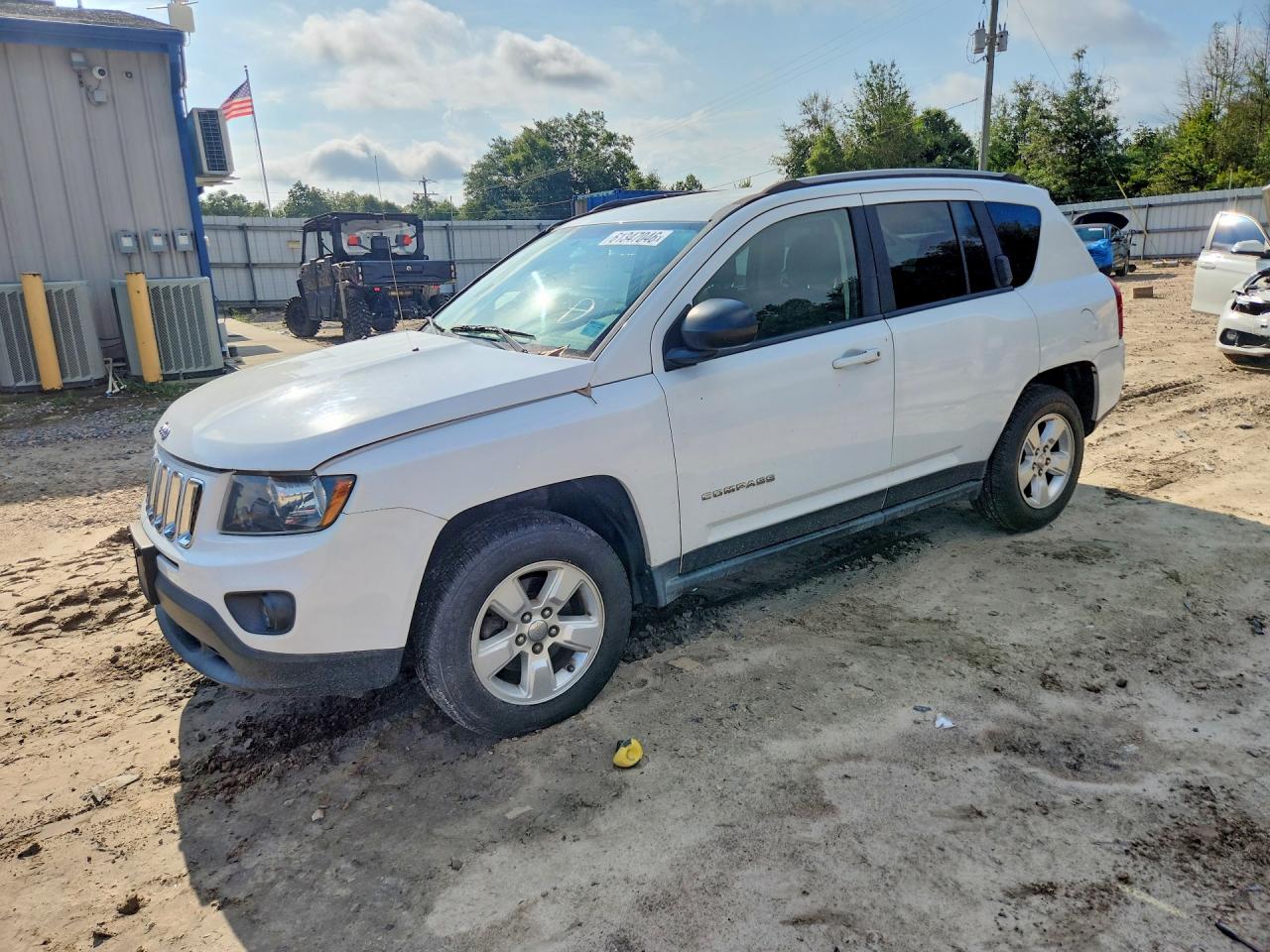 2015 Jeep Compass Sport, VIN 1C4NJCBA2FD318181 — Minor dents and scratches