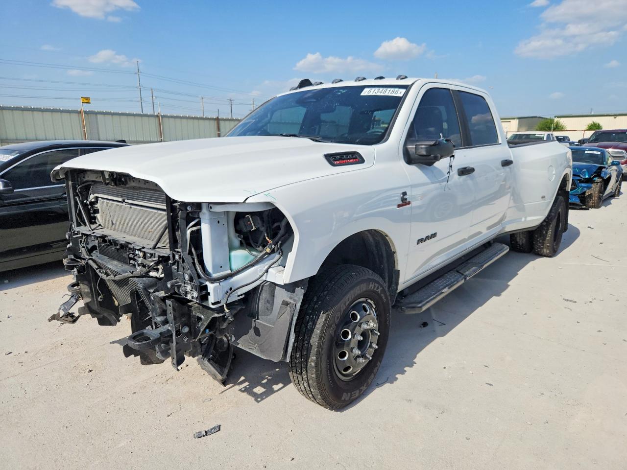 2026 Ram 3500 Big Horn, VIN 3C63RRHL2TG151127 — Перед