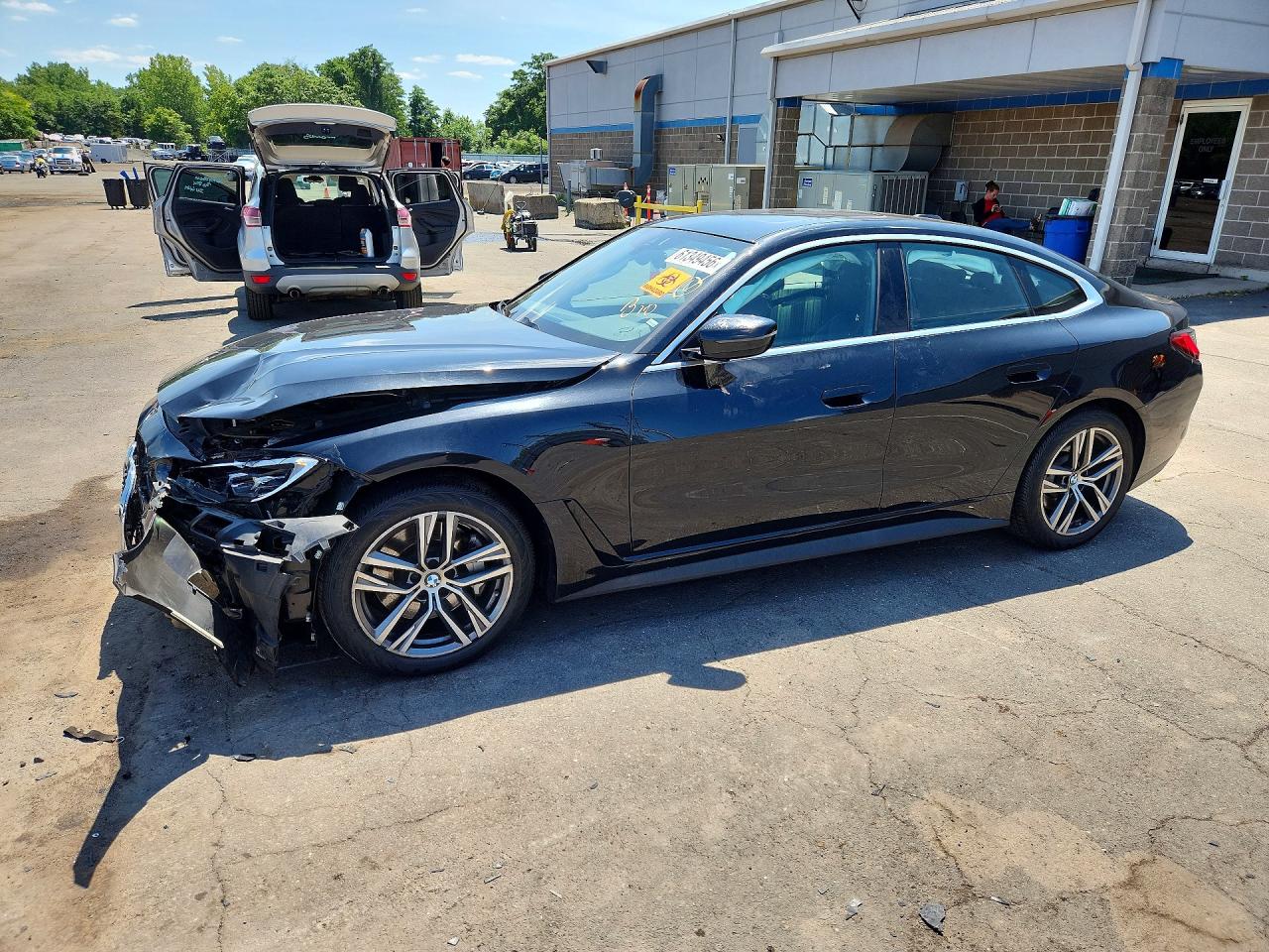 2022 BMW 4 Series 430i, VIN WBA63AV00NFM71714 — Перед