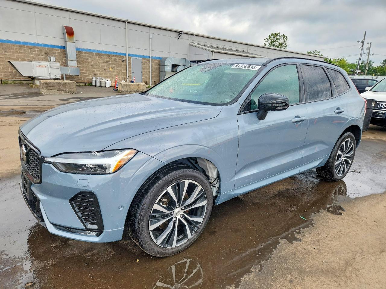 2024 Volvo XC60 Plus Dark Theme, VIN YV4L12RL2R1898494 — Front end