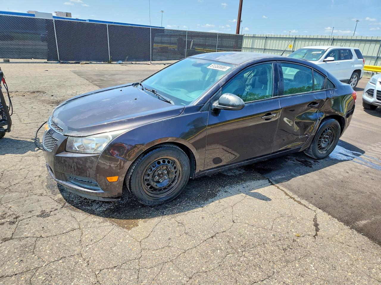 2014 Chevrolet Cruze LS, VIN 1G1PA5SH7E7109316 — Side