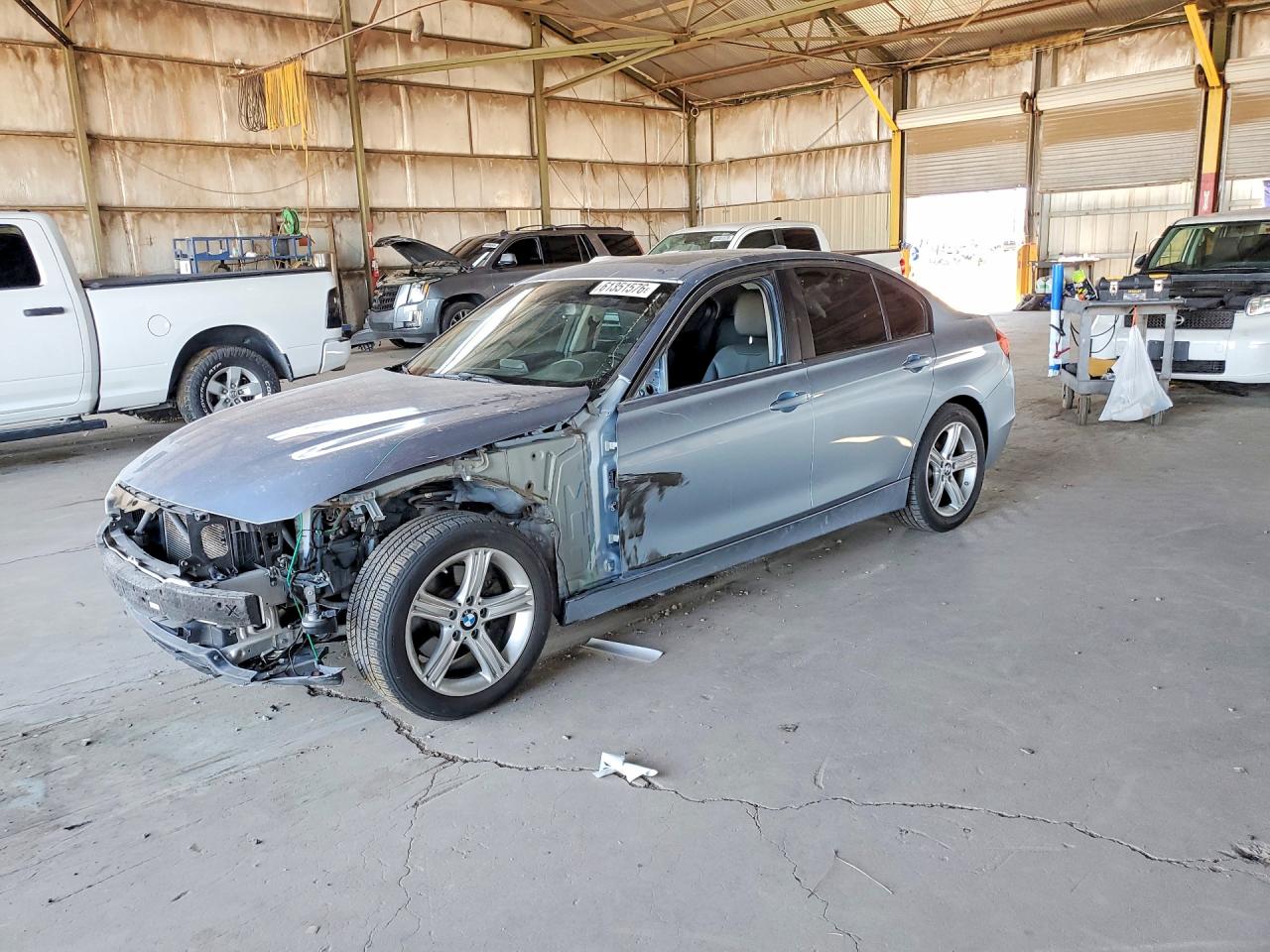 2014 BMW 3 Series 320i, VIN WBA3B1C53EK132795 — Front end