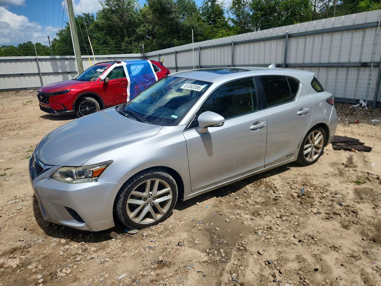 2014 Lexus CT 200h, VIN JTHKD5BH3E2201009 — Front end