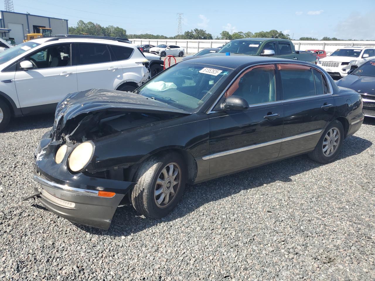 2004 Kia Amanti, VIN KNALD124X45038185 — Front end