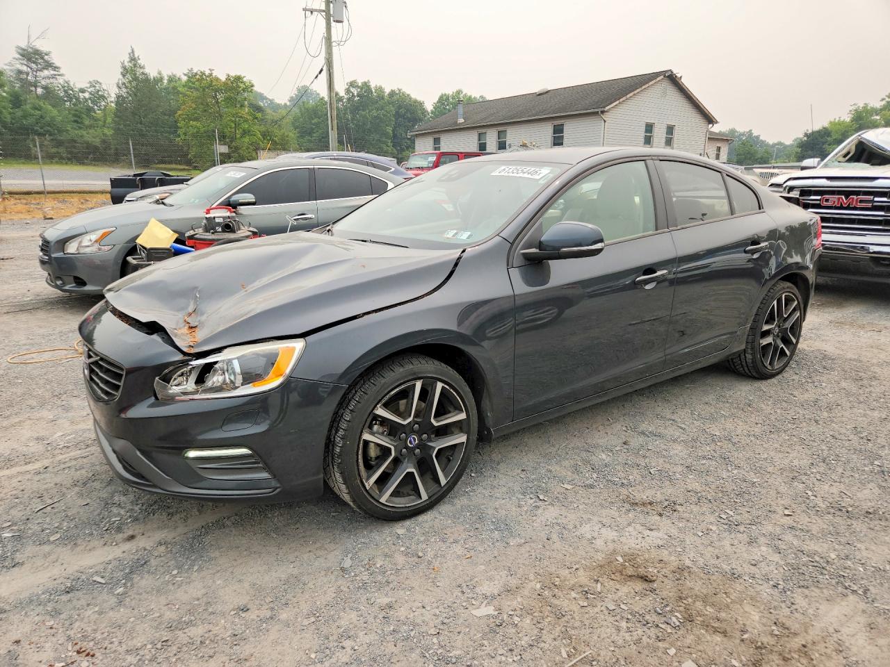 2017 Volvo S60 Dynamic, VIN YV126MFL0H2438947 — Крыша