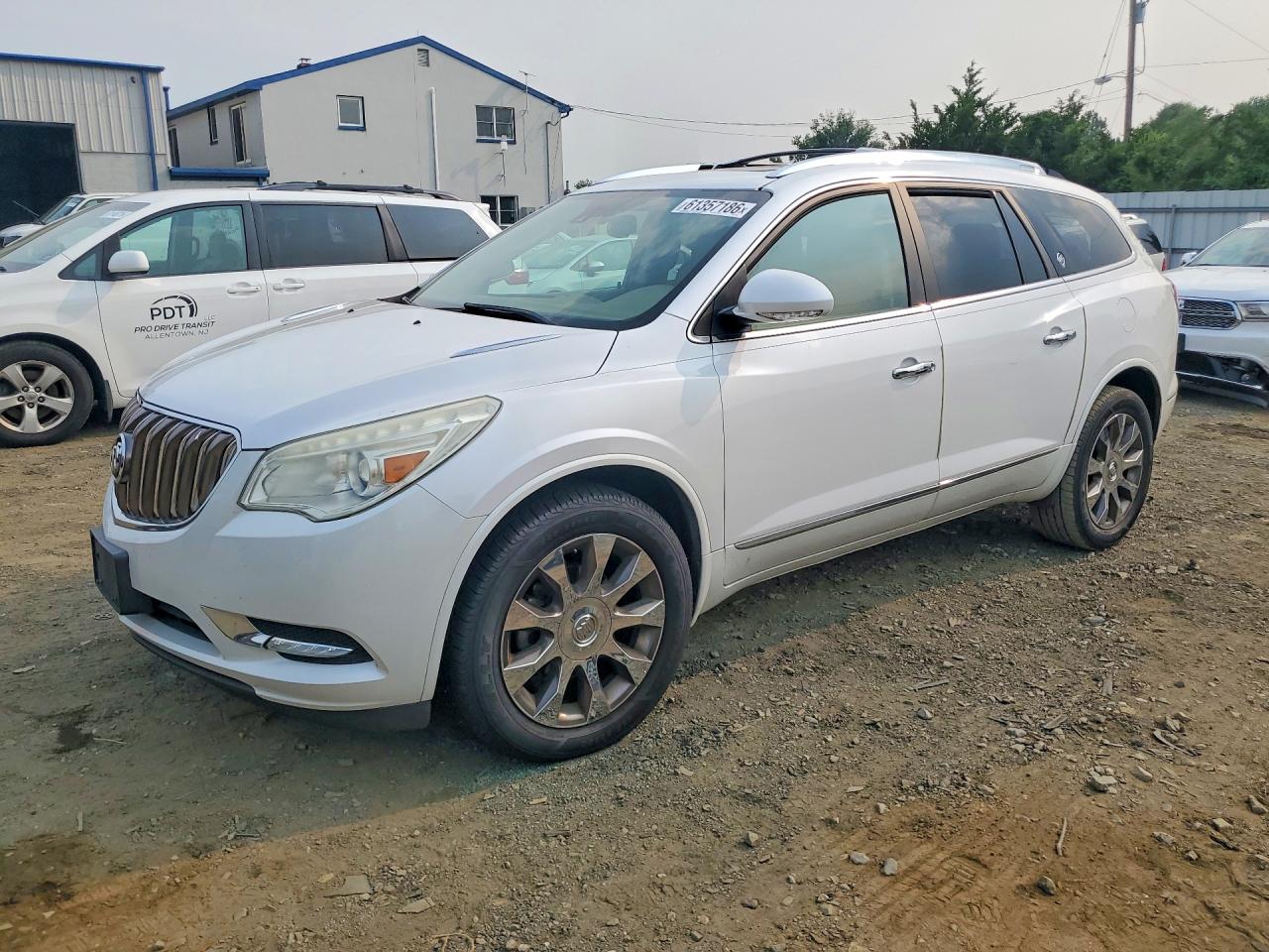 2016 Buick Enclave Leather, VIN 5GAKVBKD1GJ109031 — Rear end
