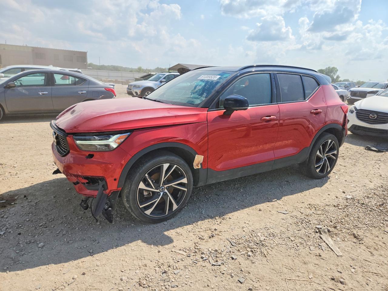 2020 Volvo XC40 R-Design, VIN YV4162UM7L2207390 — Rear end
