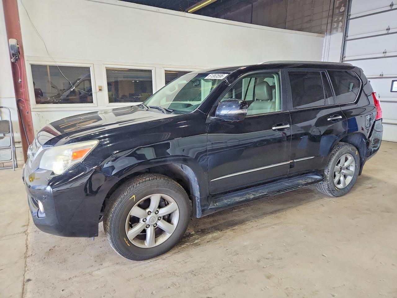 2011 Lexus GX 460 Premium, VIN JTJJM7FX2B5034935 — Rear end