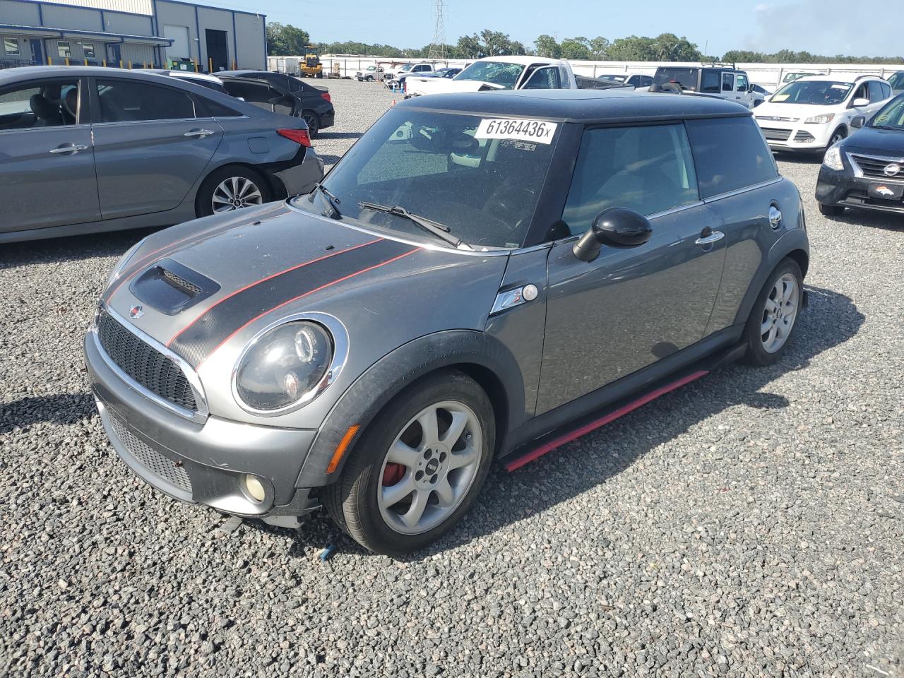 2009 MINI Hardtop S, VIN WMWMF735X9TT98746 — Front end