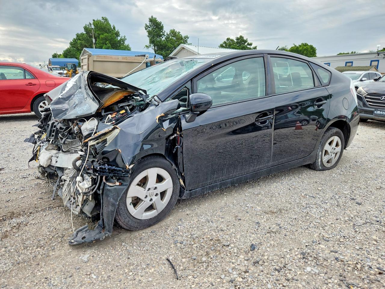 2011 Toyota Prius II, VIN JTDKN3DU0B5287421 — Front end