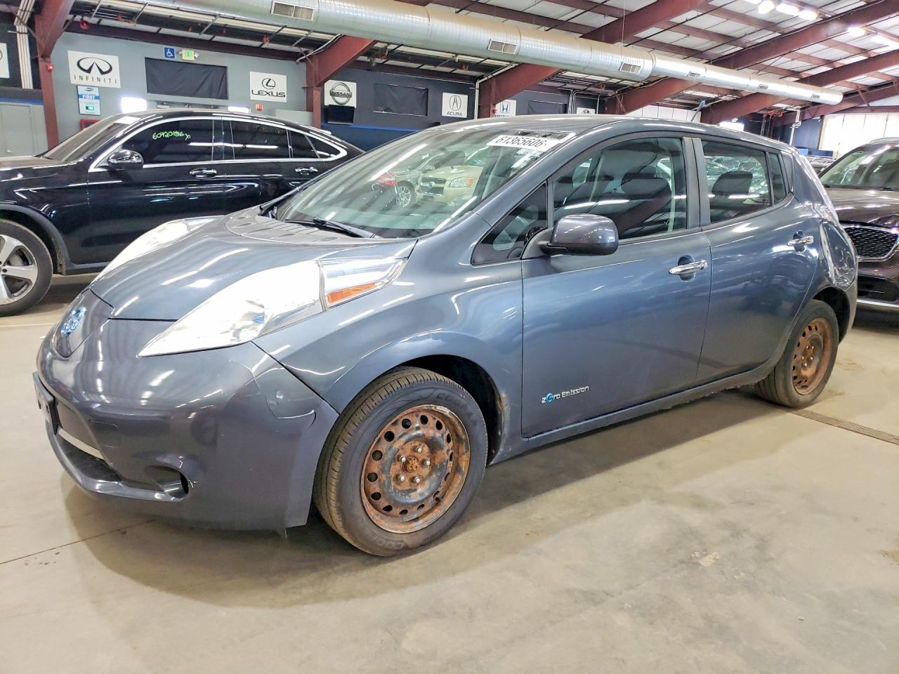 2013 Nissan LEAF SV, VIN 1N4AZ0CP6DC418642 — Rear end