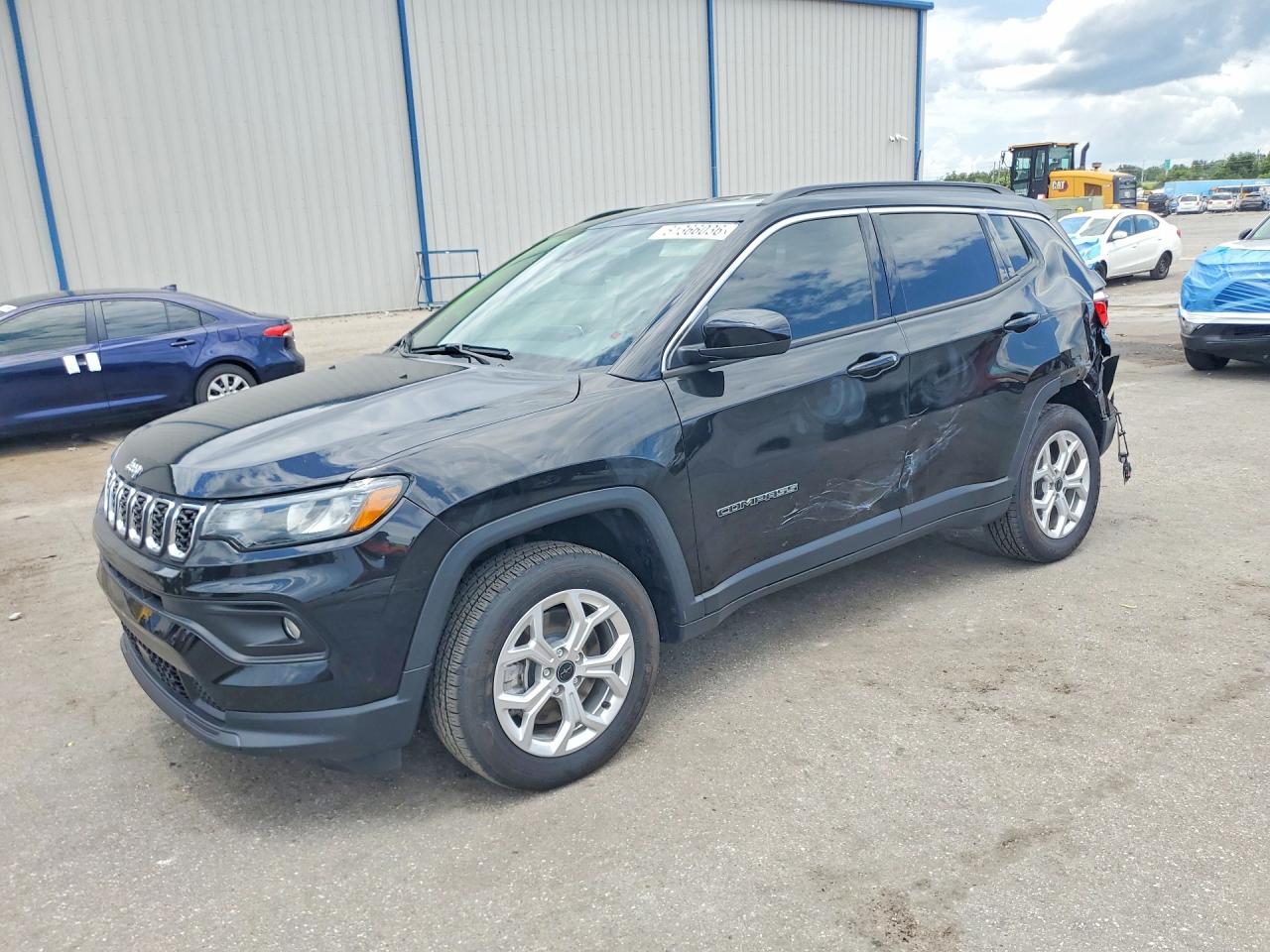 2025 Jeep Compass Latitude, VIN 3C4NJDBN8ST588206 — Фото с аукциона 1 of 15