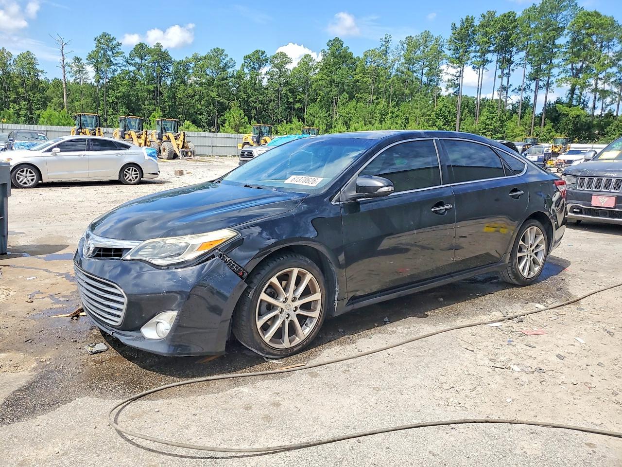 2014 Toyota Avalon XLE Touring, VIN 4T1BK1EB9EU083684 — Side