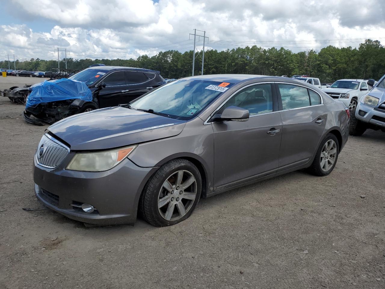 2010 Buick LaCrosse CXL, VIN 1G4GC5EG5AF320157 — Front end