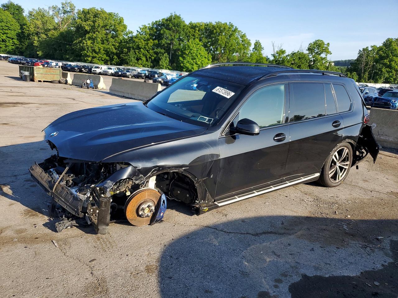 2025 BMW X7 xDrive40i, VIN 5UX23EM0XS9Y26777 — Front end