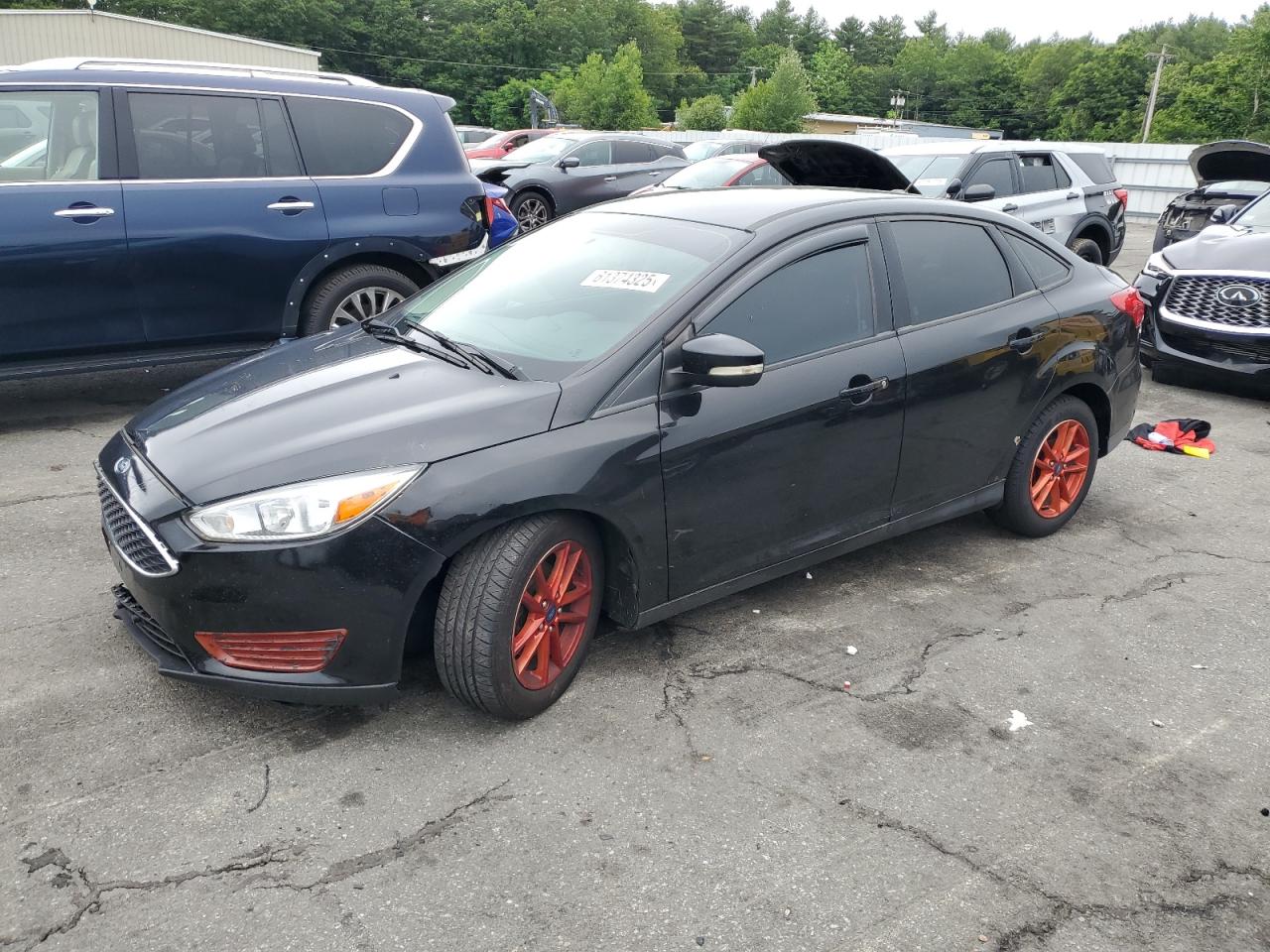 2016 Ford Focus SE, VIN 1FADP3F20GL303902 — Front end