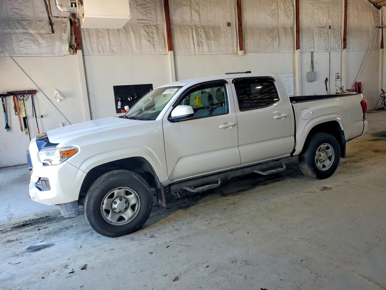 2021 Toyota Tacoma TRD Off Road, VIN 3TMCZ5AN6MM452614 — Side