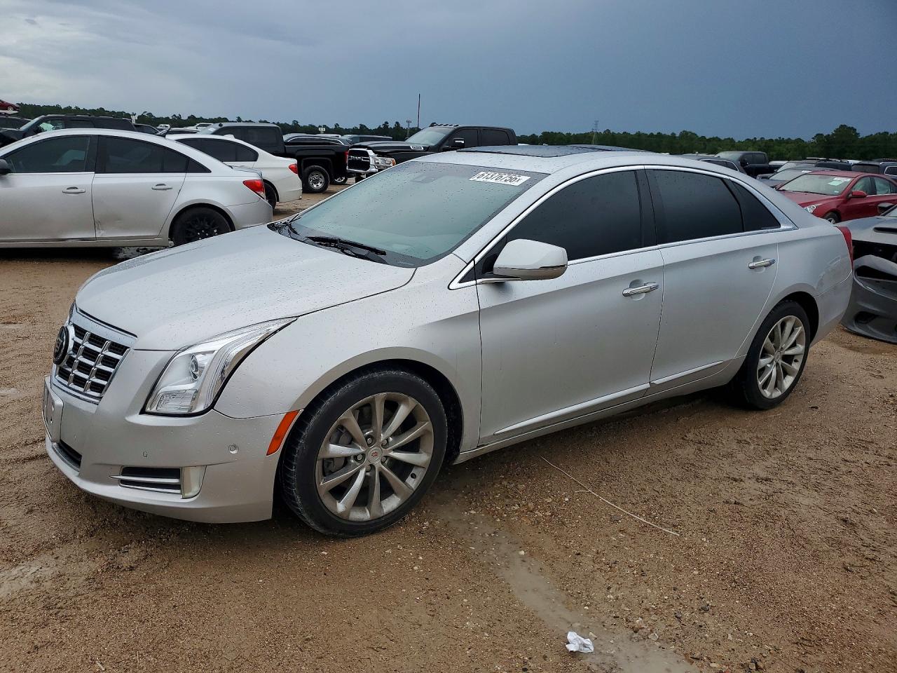 2013 Cadillac XTS Premium, VIN 2G61S5S34D9112768 — Minor dents and scratches