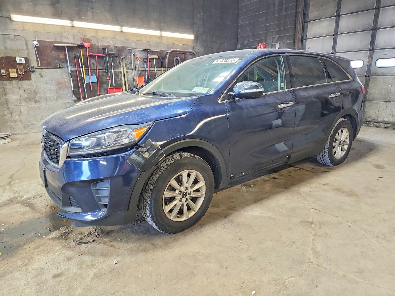 2019 Kia Sorento LX, VIN 5XYPG4A3XKG507947 — Rear end