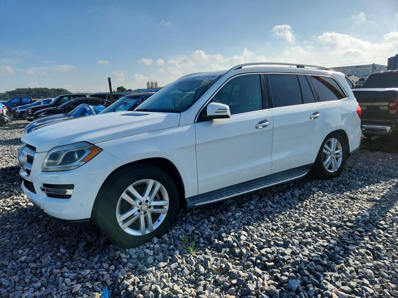 2016 Mercedes-Benz GL 450, VIN 4JGDF6EE7GA705451 — Undercarriage
